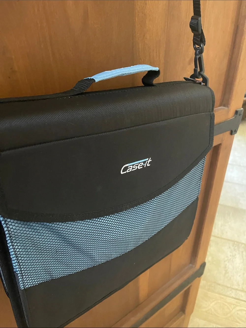Case-it Dual D-Ring Zip Binder - Black and Blue
